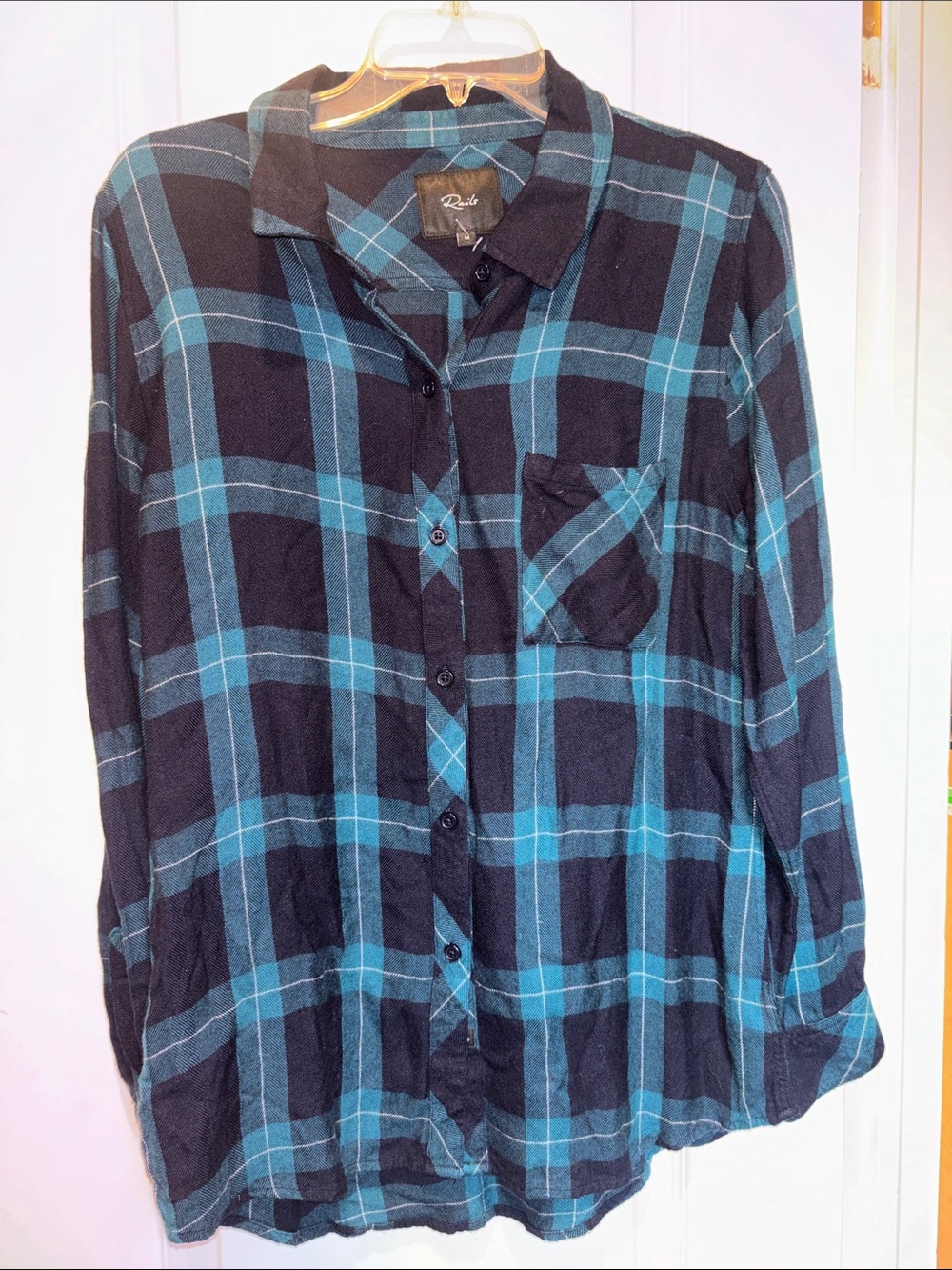 RAILS SHADES OF BLUE PLAID BUTTON DOWN SHIRT SOFT COMFY SIZE MEDIUM RAYON TENCEL